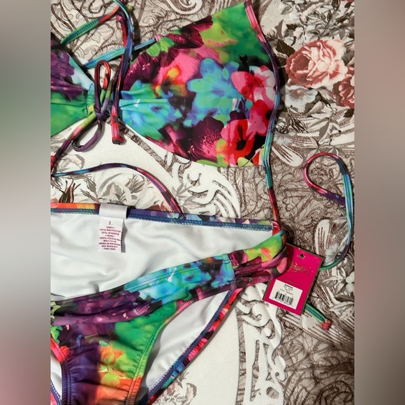 NWT Candies Juniors Multi Colorful Floral Bikini - Size XL Top & L Bottom - Picture 4 of 9